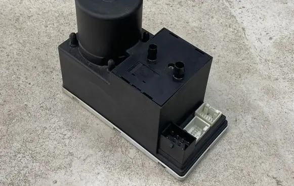 Audi A3 S3 8L Central locking vacuum pump 8D0862257C 240701