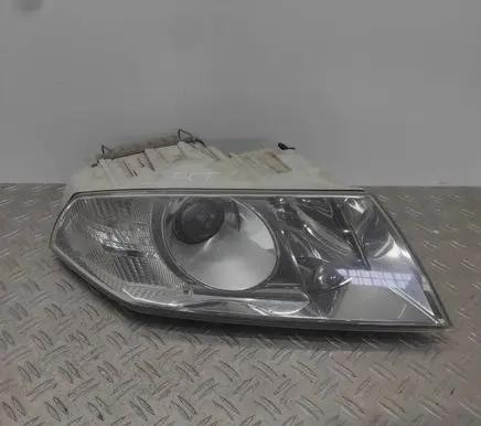Skoda Octavia Mk2 (1Z) Headlight/headlamp