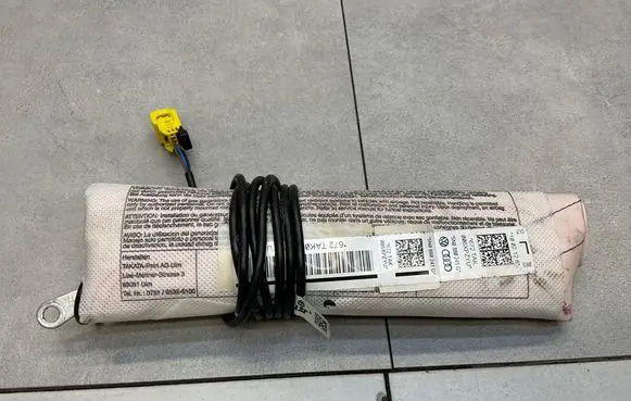 Volkswagen Tiguan Seat airbag 5N0880241G