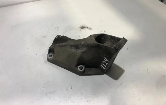 Volkswagen PASSAT B5.5 Engine mounting bracket 8D0199307P