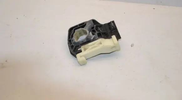 Radiator mount bracket
