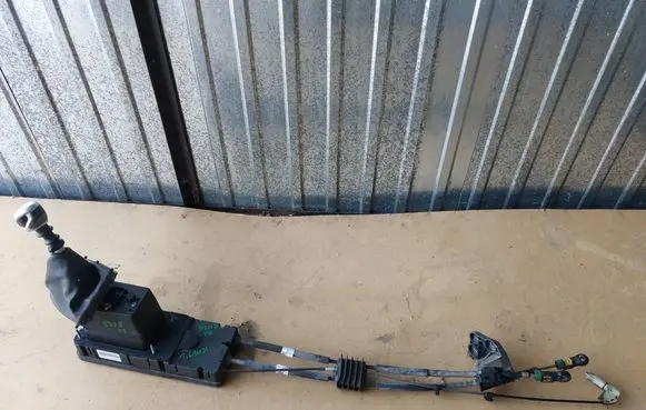 Peugeot 308 Gear shifter/selector 9802245880