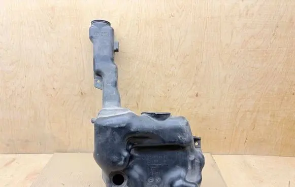 Mercedes-Benz C W204 Windshield washer fluid reservoir/tank A2048602060 A204869