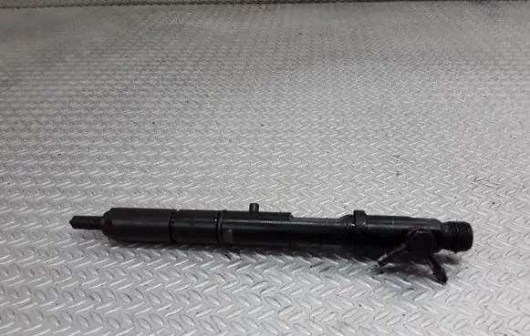 Audi A6 S6 C5 4B Fuel injector 059130201E