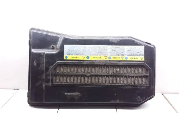 Volkswagen Touareg I Battery box tray cover/lid 7L0864643