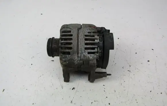 Audi A4 S4 B5 8D Generator/alternator 028903029A