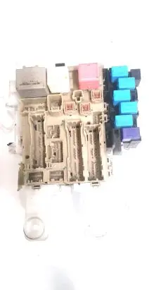 Toyota RAV 4 (XA30) Fuse module 8273042350