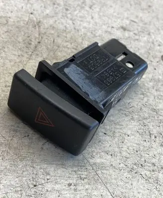 Toyota Avensis T250 Hazard light switch 157963 Tr9503