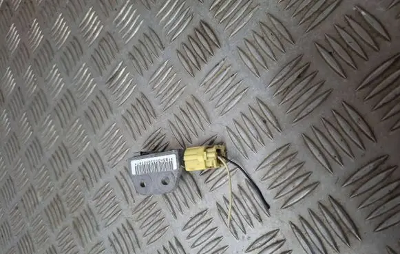 Nissan X-Trail T30 Airbag deployment crash/impact sensor