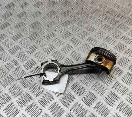 Toyota Prius+ (ZVW40) Piston 1320109A30 131010T040