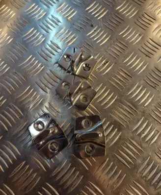 BMW 5 E60 E61 Front door lock loop/hook striker 7148705