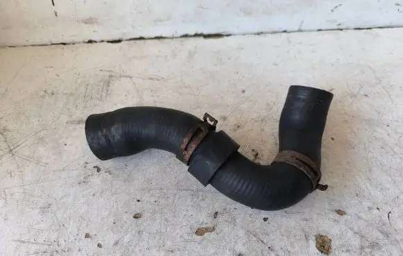 Volkswagen Multivan T5 Engine coolant pipe/hose 106780T1