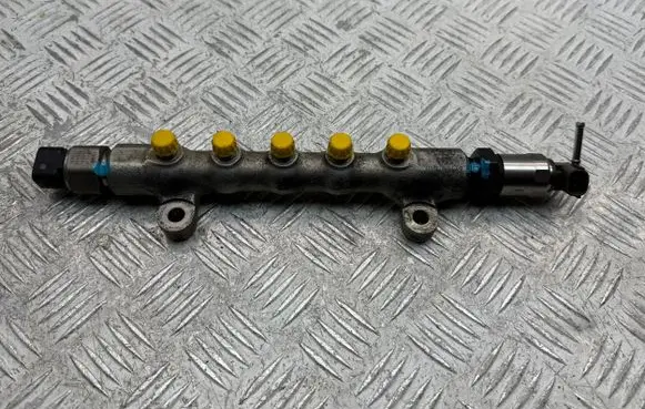 Toyota Auris 150 Fuel main line pipe 238100R020 8945860010