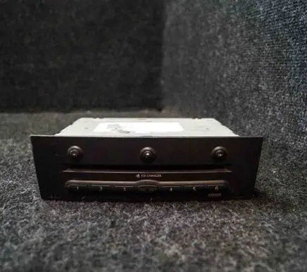 Renault Megane II CD/DVD changer 8200084437