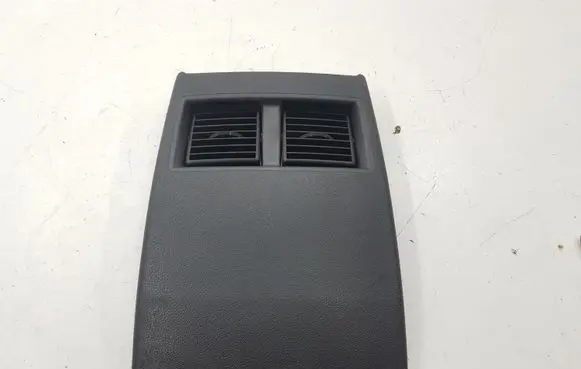Chrysler 300 - 300C Rear air vent grill 1060480TRMAA
