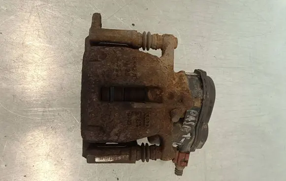 Volkswagen PASSAT B8 Rear brake caliper