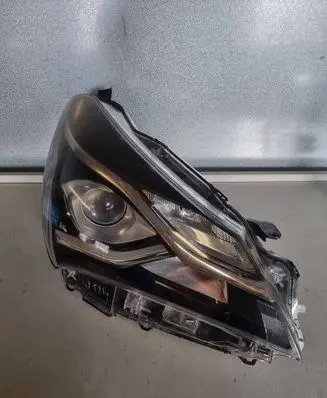 Toyota Yaris Headlight/headlamp 0D160