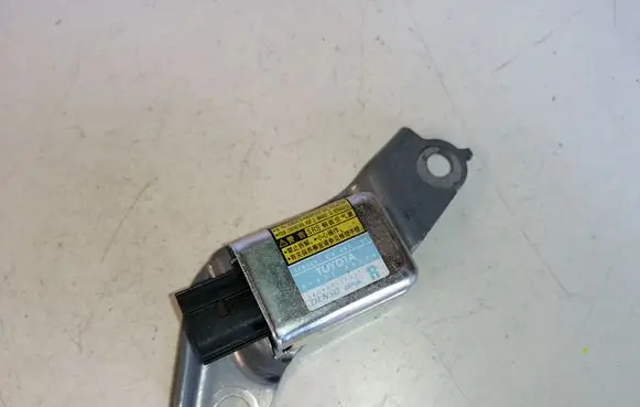 Lexus RX 330 - 350 - 400H Airbag deployment crash/impact sensor 8983348020 1879001731