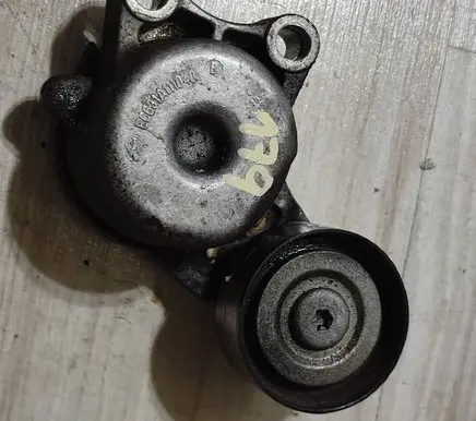 Jeep Grand Cherokee Generator/alternator belt tensioner E6631A111040