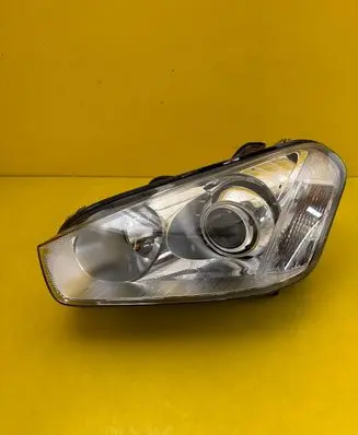 Ford C-MAX I Headlight/headlamp 7M5113D153AA