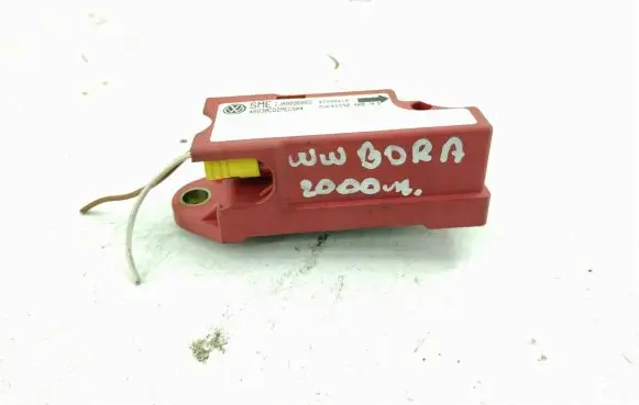Volkswagen Golf IV Airbag deployment crash/impact sensor IJ0909606D 43990410