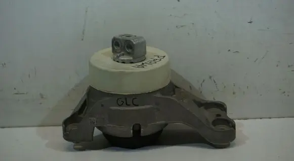 Mercedes-Benz GLC X253 C253 Engine mount bracket 