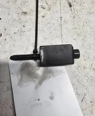 Volkswagen Polo Fuel Injector clamp holder 