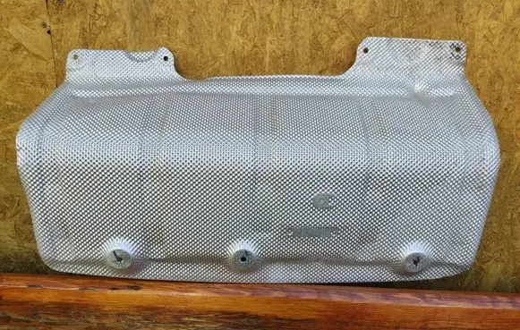 BMW 4 F32 F33 Exhaust heat shield 7241777 51487241777 24640010