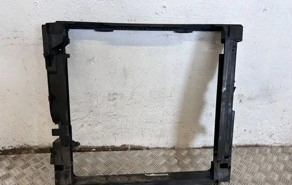 BMW X6 M Radiator mount bracket 7589465 78170002