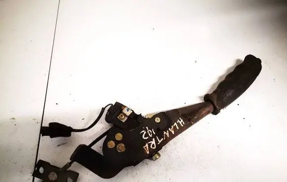 Handbrake/parking brake lever assembly