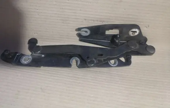 Audi A6 S6 C6 4F Tailgate/trunk/boot hinge 4F5827301