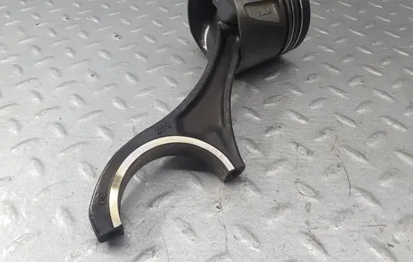 Mercedes-Benz S W221 Piston A6420303420 111961339 0M642