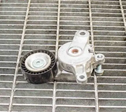 Audi A3 S3 8P Generator/alternator belt tensioner E6919A110520 6Q0145299