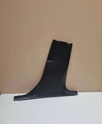 Volvo V40 (B) pillar trim (bottom) 31102352
