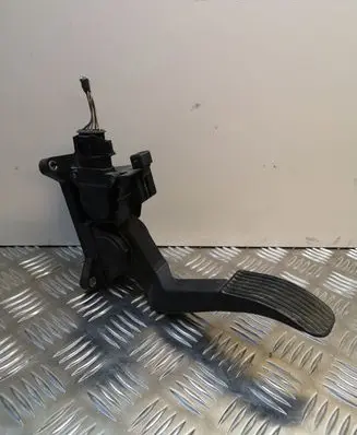 Mercedes-Benz Vito Viano W639 Accelerator throttle pedal A6393000604 0281002561506 484504032ZGS009