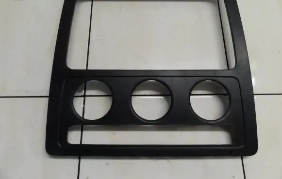 Volkswagen Caddy Radio/GPS head unit trim 2K0858061B