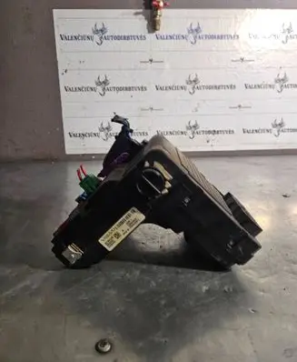 Volvo V70 Fuse module 30765149 05W492 28024622