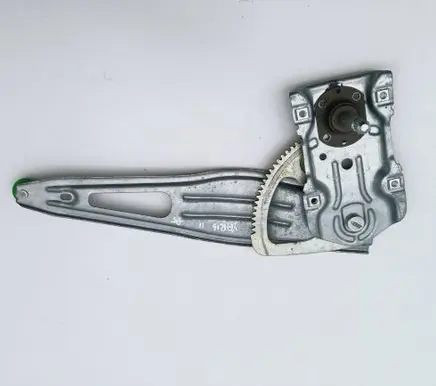 Toyota Yaris Rear door manual window regulator 