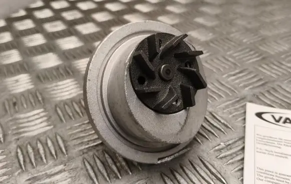 Opel Zafira A Water pump 06042774