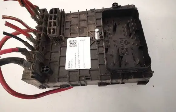 Volkswagen PASSAT B6 Fuse box set 3C0937125