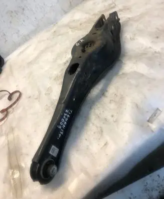 Volkswagen Tiguan Rear upper control arm/wishbone 3q0505311e