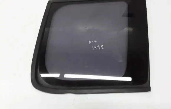 Nissan X-Trail T30 Rear side window