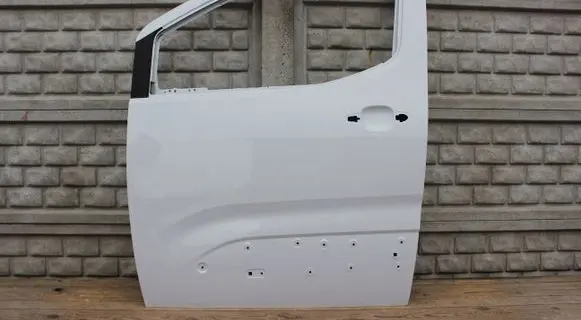 Citroen Berlingo Front door 9817000980