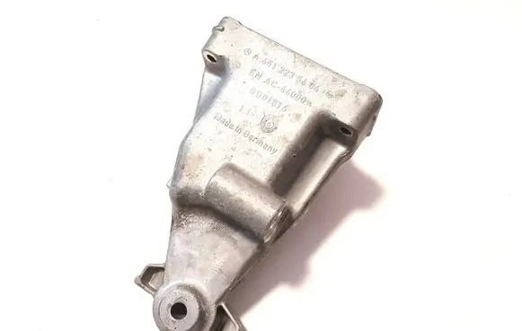 Mercedes-Benz GLC X253 C253 Engine mounting bracket A6512235604 000625604