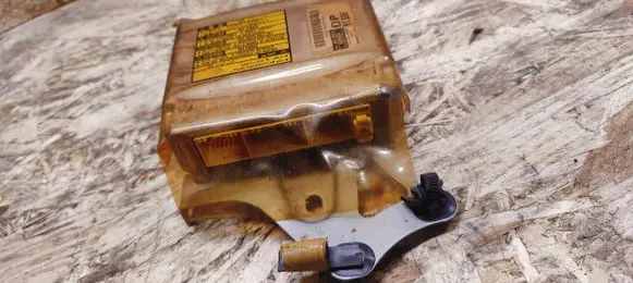 Lexus SC 430 Airbag control unit/module 8917024060