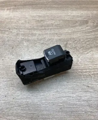 Subaru Outback (BS) Electric window control switch 83071AL090