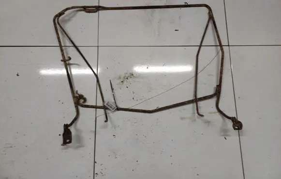 Toyota Avensis Verso Fuel tank mounting bracket 