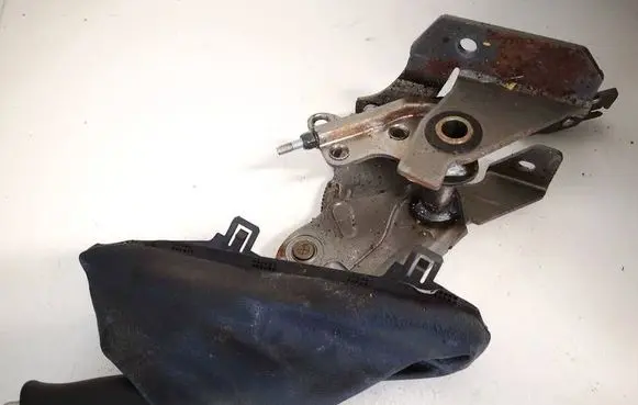 Handbrake/parking brake lever assembly