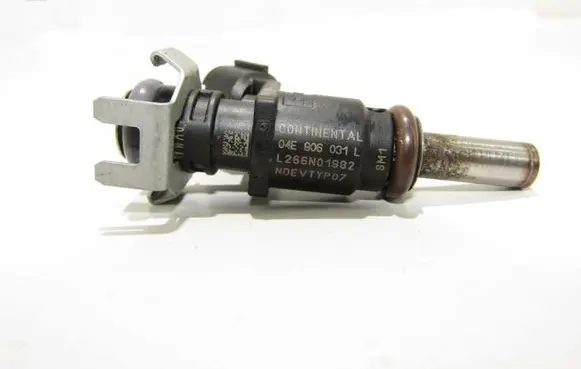 Skoda Fabia Mk3 (NJ) Fuel injector 04E906031L