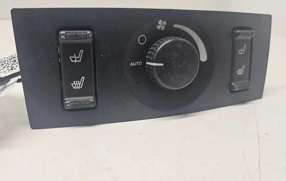 Chrysler Pacifica Seat heating switch M23199
